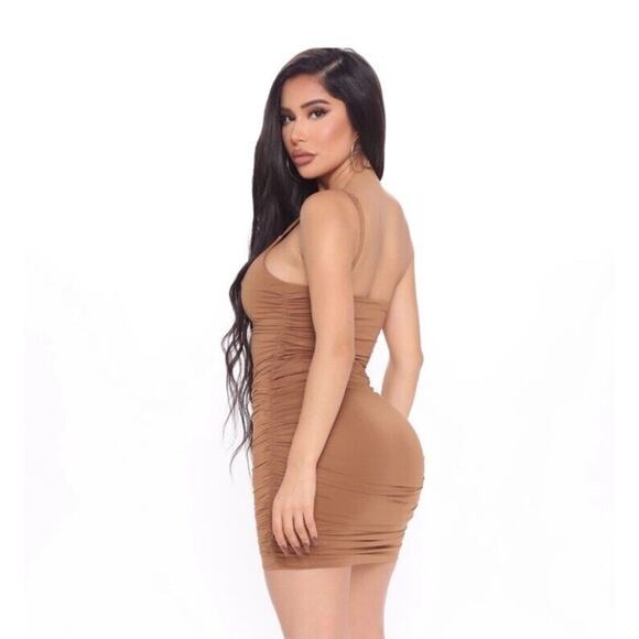 Fashion Nova Dresses & Skirts - Fashion Nova dress one shoulder brown Ruched Stretch Size Small